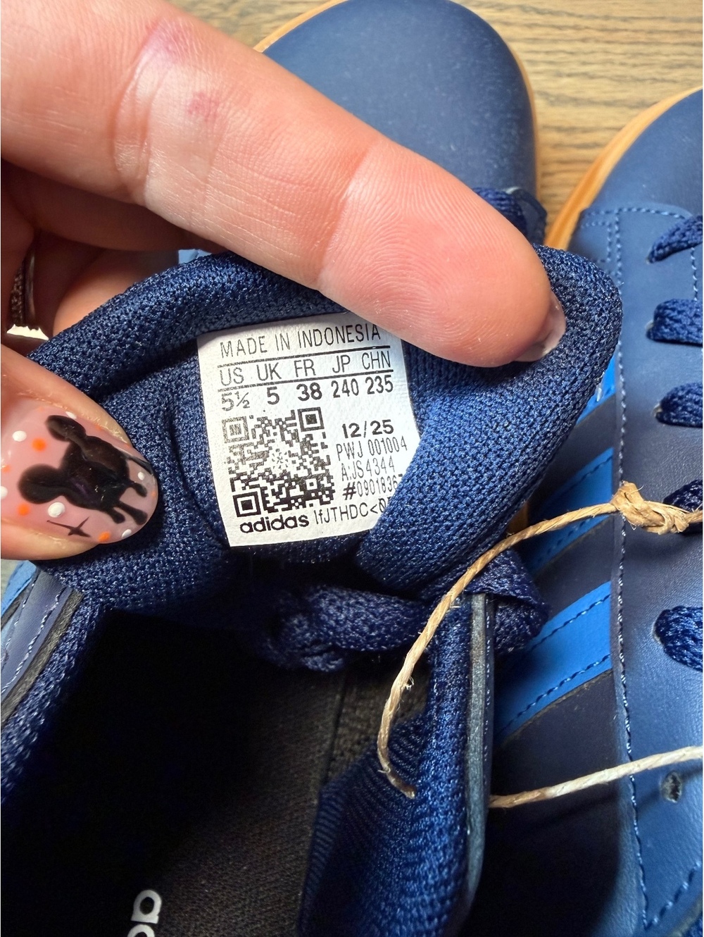 NWT Adidas Navy Blue and Blue Striped Sneakers with Gum Sole, Size 5.5 - Picture 4 of 12